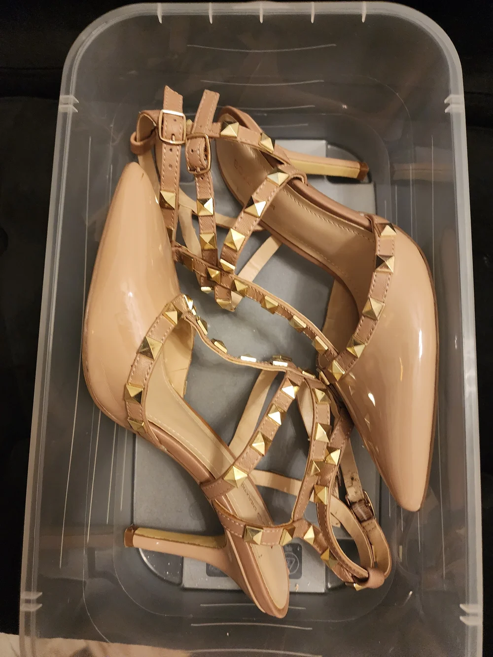 BCBG Pointed Nude Patent Leathet Heels with Gold Pyramid Studs Size 7.5